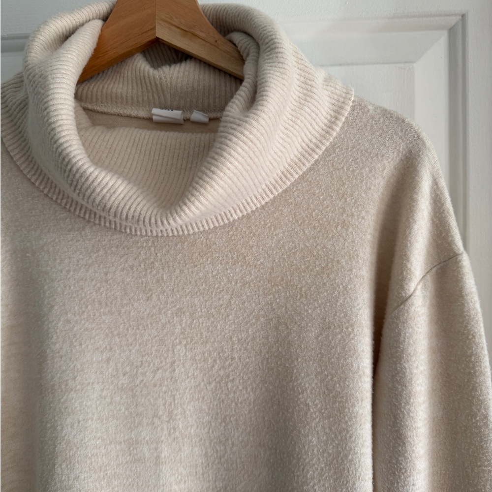 Gap Cozy Cream Turtleneck Sweater